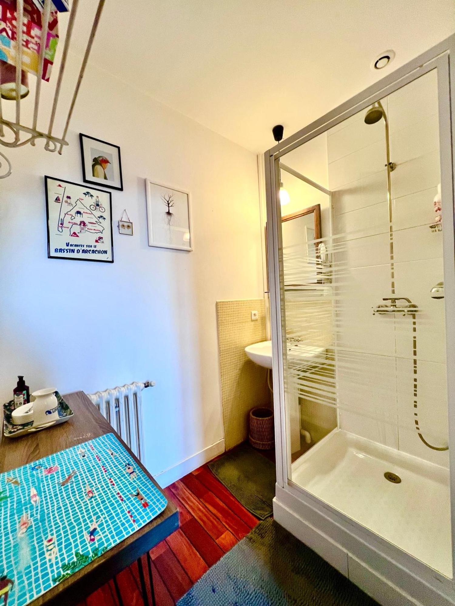 Au Petit Bonheur Bed & Breakfast Talence Bagian luar foto